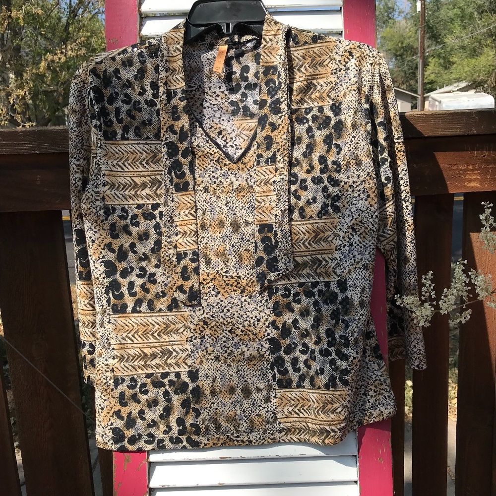 CINQ Animal Print Blouse Size Small